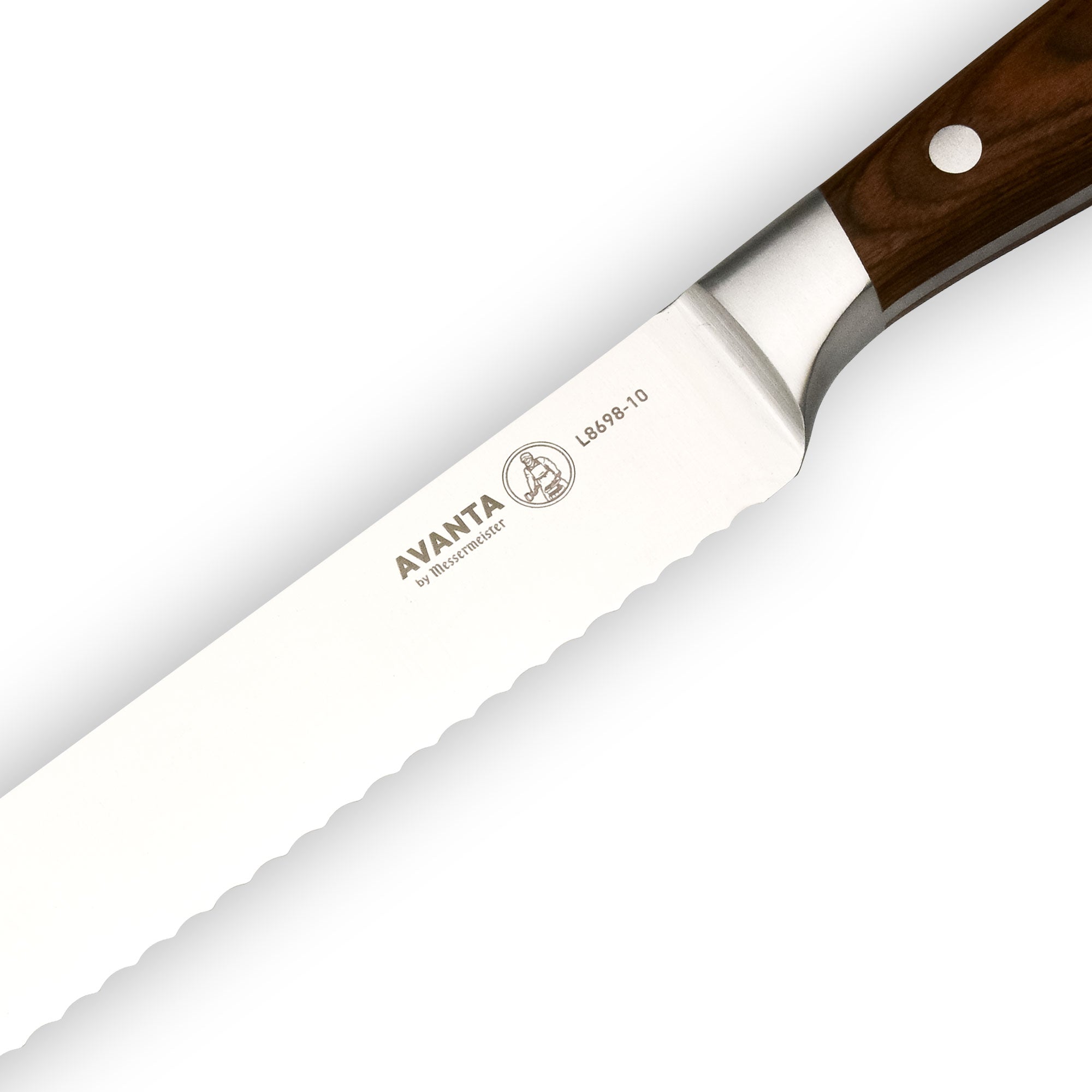 Messermeister Avanta scalloped slicing knife close-up of blade logo detail
