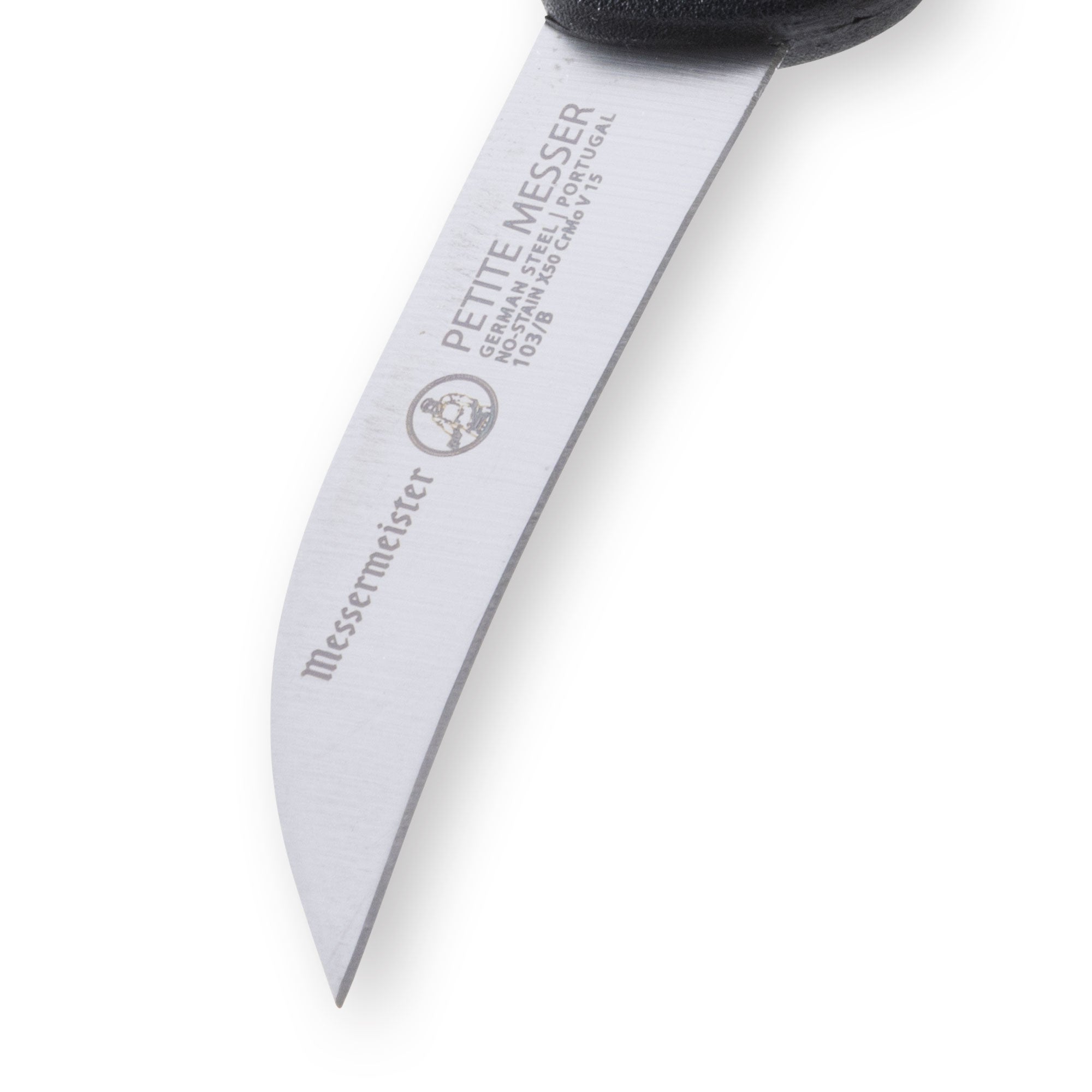 Blade detail of Messermeister Petite Messer black 2.5 inch bird’s beak parer showing curved precision cutting edge