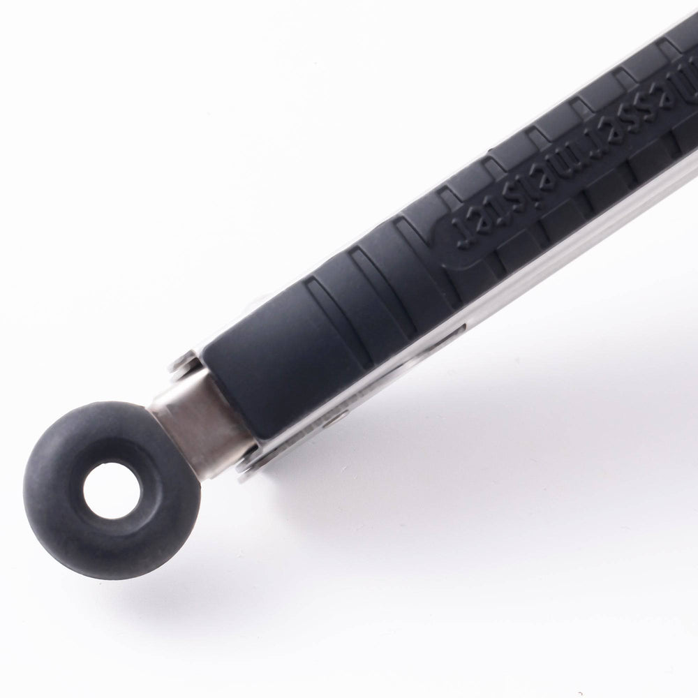 Close up view of the locking mechanism on the Messermeister 9 Inch Silicone Coated Locking Tongs